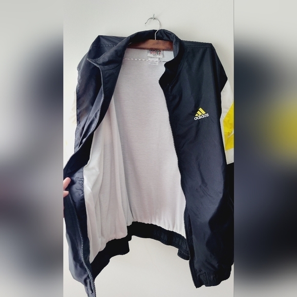 Vintage Men's Adidas zip up rain/ wind braker jacket size L - Picture 2 of 7